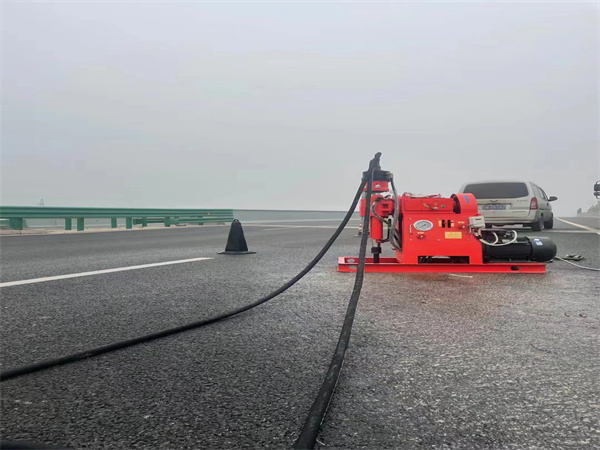 泽普马路路基路面开裂下沉注浆加固灌浆